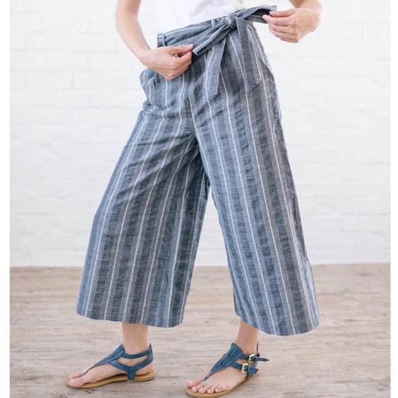 Crop Pants - Picture 1 of 2